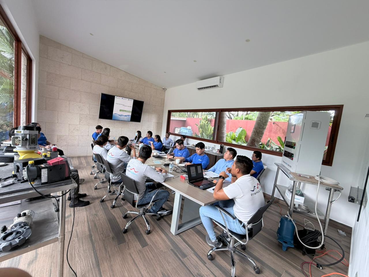 Capacitación de electromecánica a colaboradores